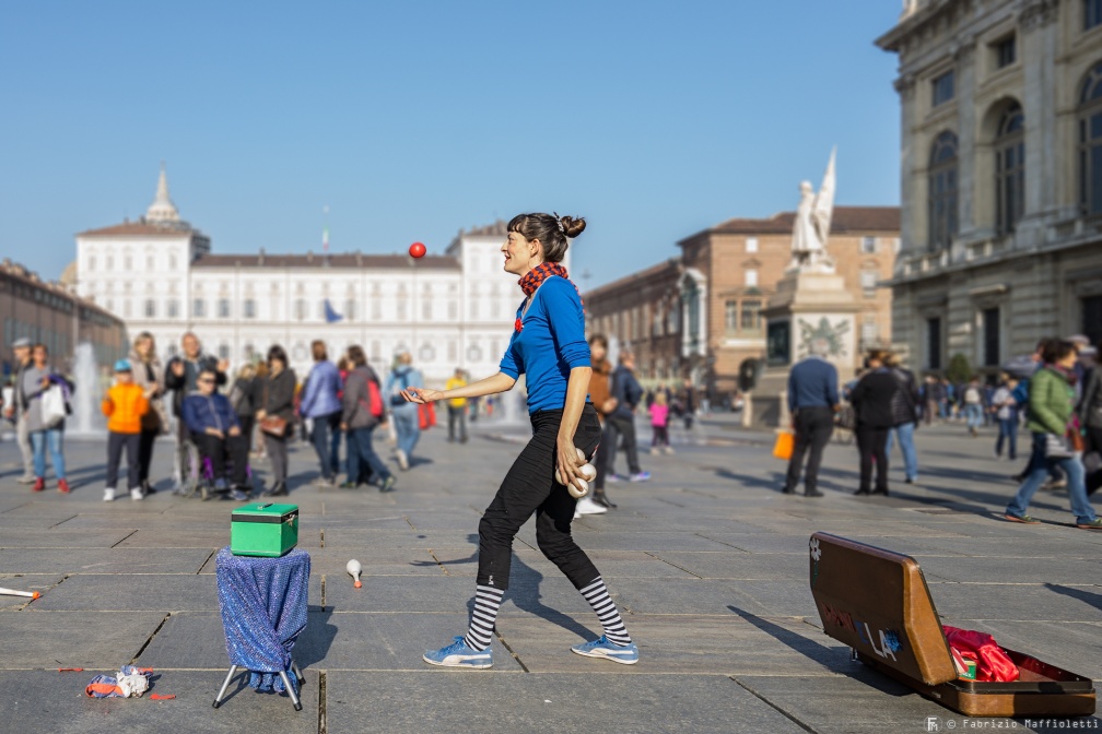 Street juggler