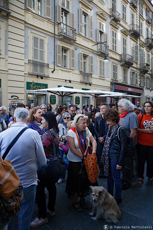 Flash mob By Io Accolgo and Presidio Solidale Torino 