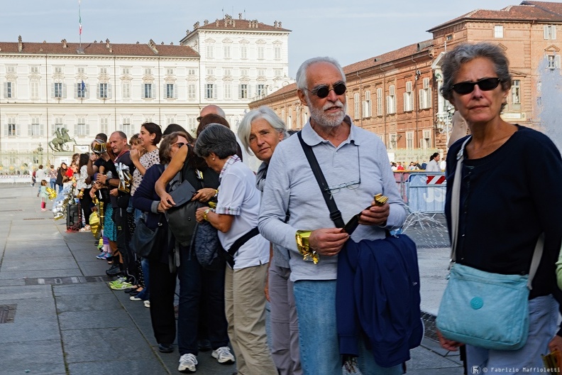 Flash mob By Io Accolgo and Presidio Solidale Torino 