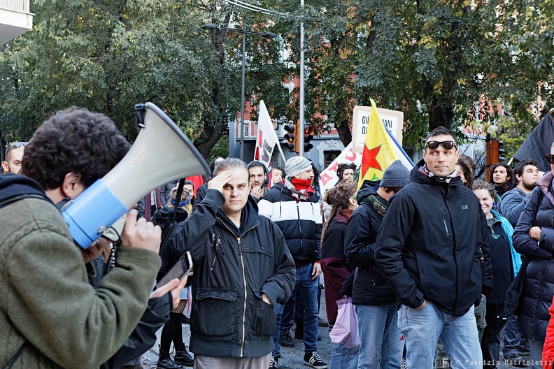 corteo_rojava_ferrero_15_sito.jpg