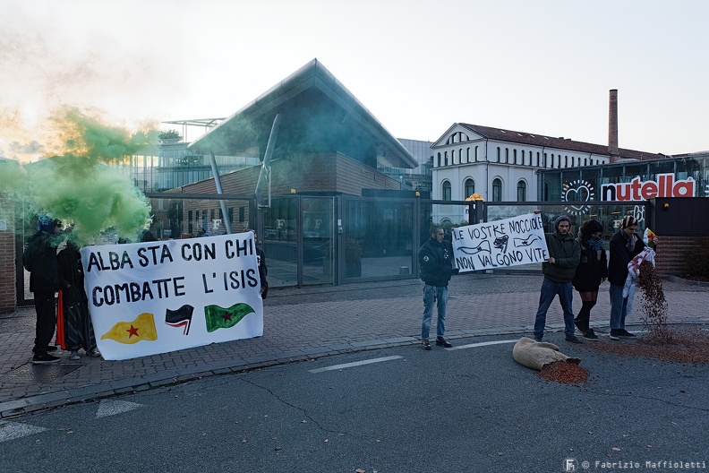 corteo_rojava_ferrero_19_sito.jpg