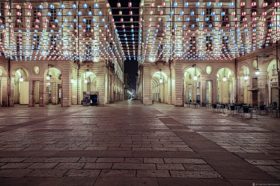 Palazzo di Città place with the "Flying Carpet"